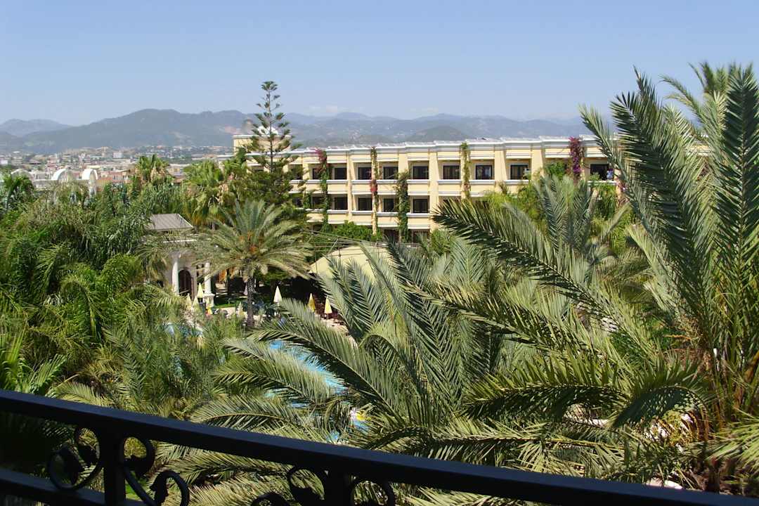 Blick vom Balkon zur Poolbar Hotel Yetkin