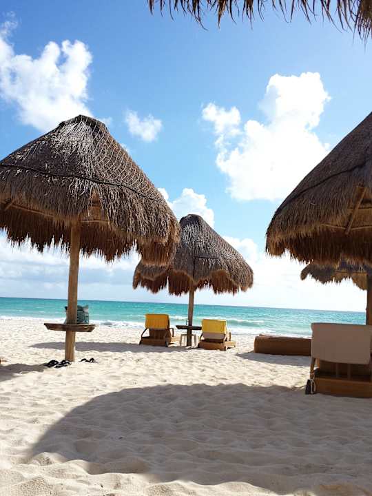 Schöner Hotelstrand JOIA Paraiso by Iberostar