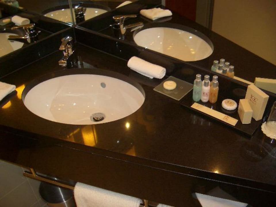 Bad mit Waschtisch K+K Hotel Maria Theresia