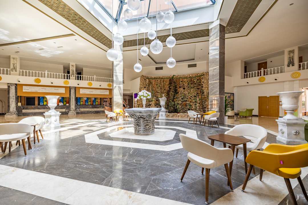 Lobby Hotel The Holiday Resort
