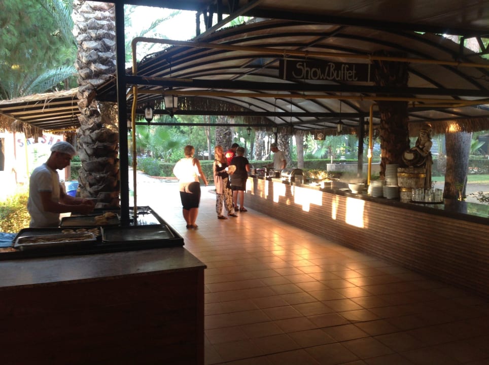 Außenbereich des Restaurants Club Turtas Beach Hotel