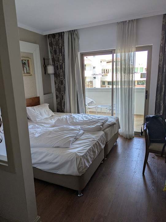 Zimmer Alba Queen Hotel