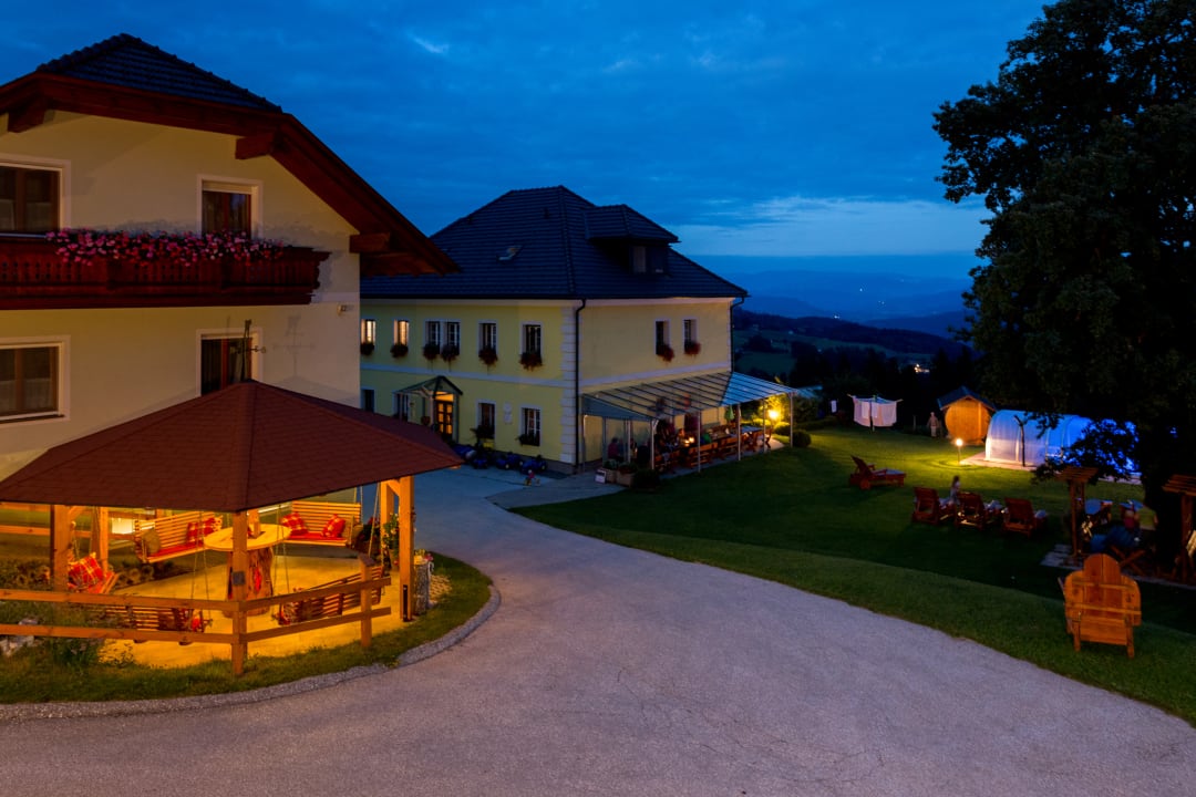 Außenansicht Erlebnisbauernhof Steinerhof