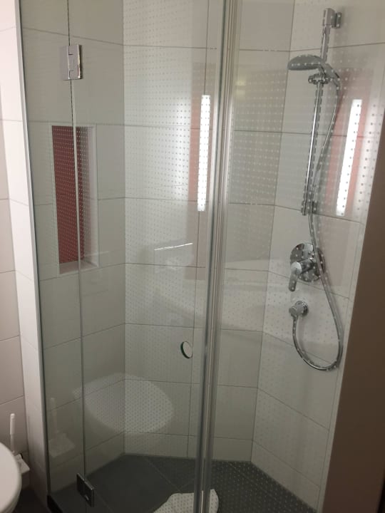 Dusche ibis Berlin Hauptbahnhof