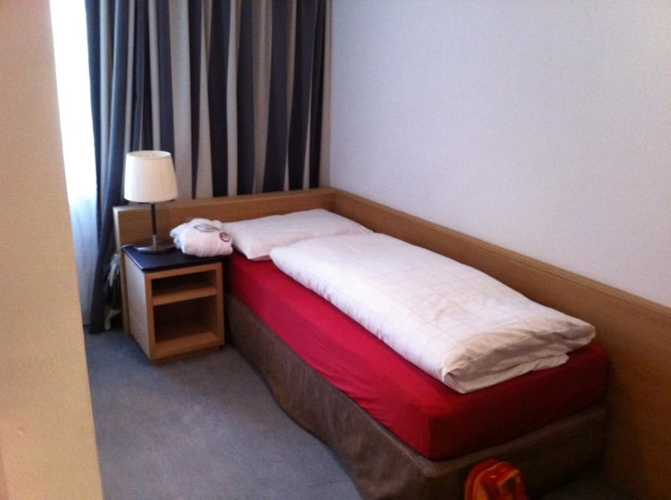 Kinderzimmer Bett  Hotel Biancaneve