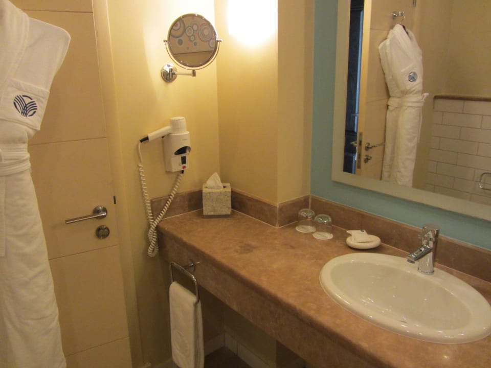 Bad The Cove Rotana Resort
