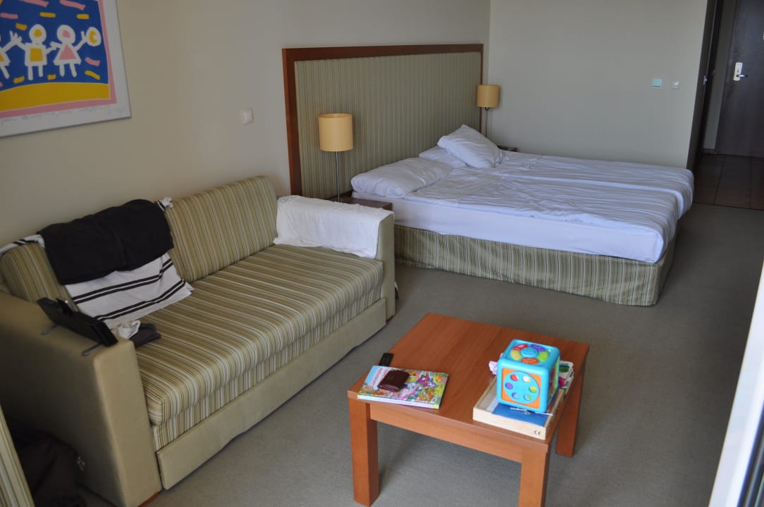 Wewnątrz pokoju Sol Luna Bay