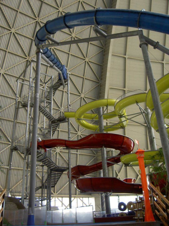 Auch für das Rutschenvergnügen ist gesorgt Tropical Islands Resort