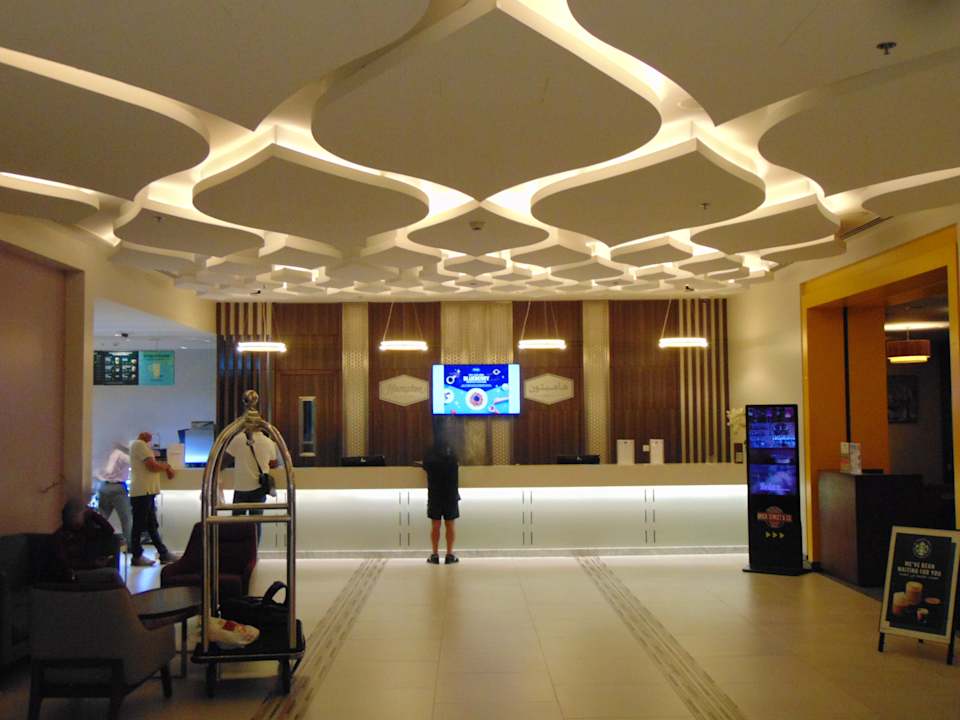 Lobby Hampton By Hilton Dubai Airport