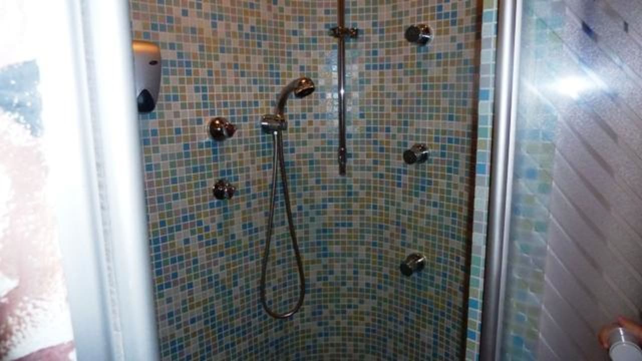 Neue Dusche im Poolbereich Bliem's Familienhotel