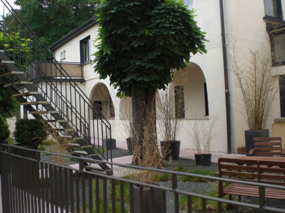 Aussicht zum Innenhof Hotel Cult Frankfurt City