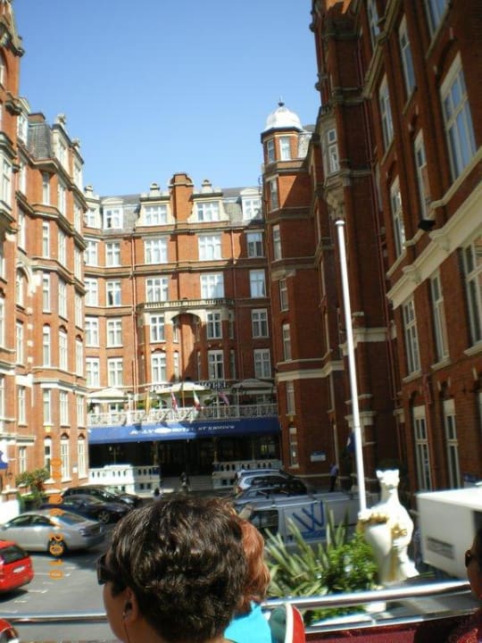 Außenansicht aufs neue Hotel St. Ermin's Hotel