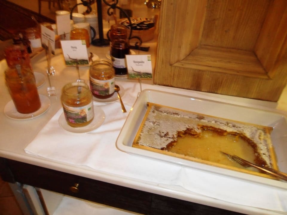 Frühstück Marmeladen und Honigauswahl --> lecker!! Hotel DIE SONNE