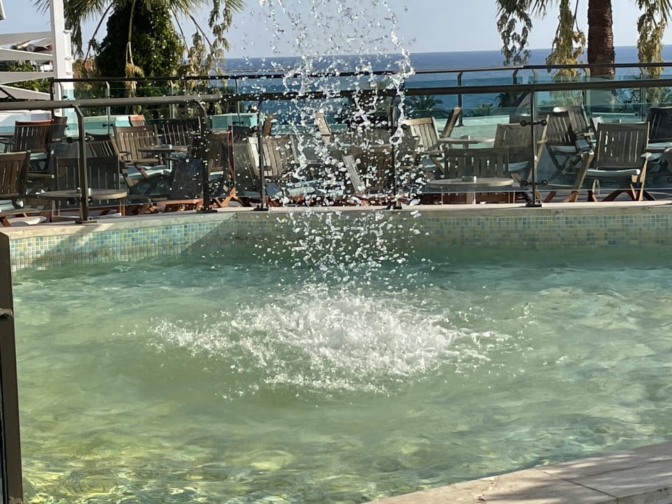 Pool Side Star Elegance