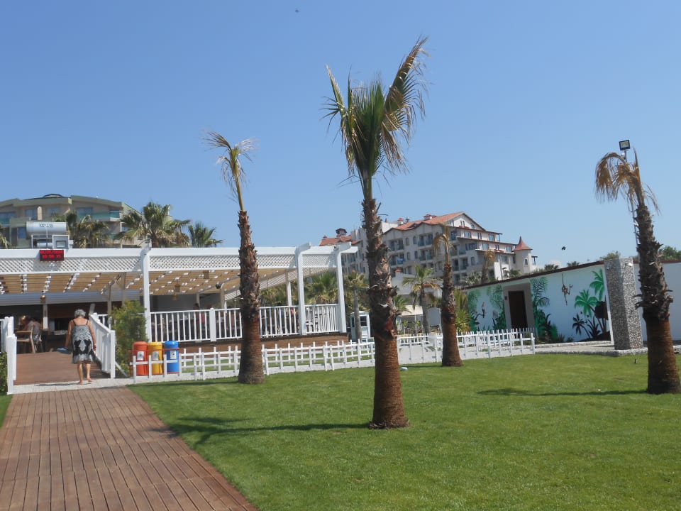 Der neue Zaun Mary Hotel Side