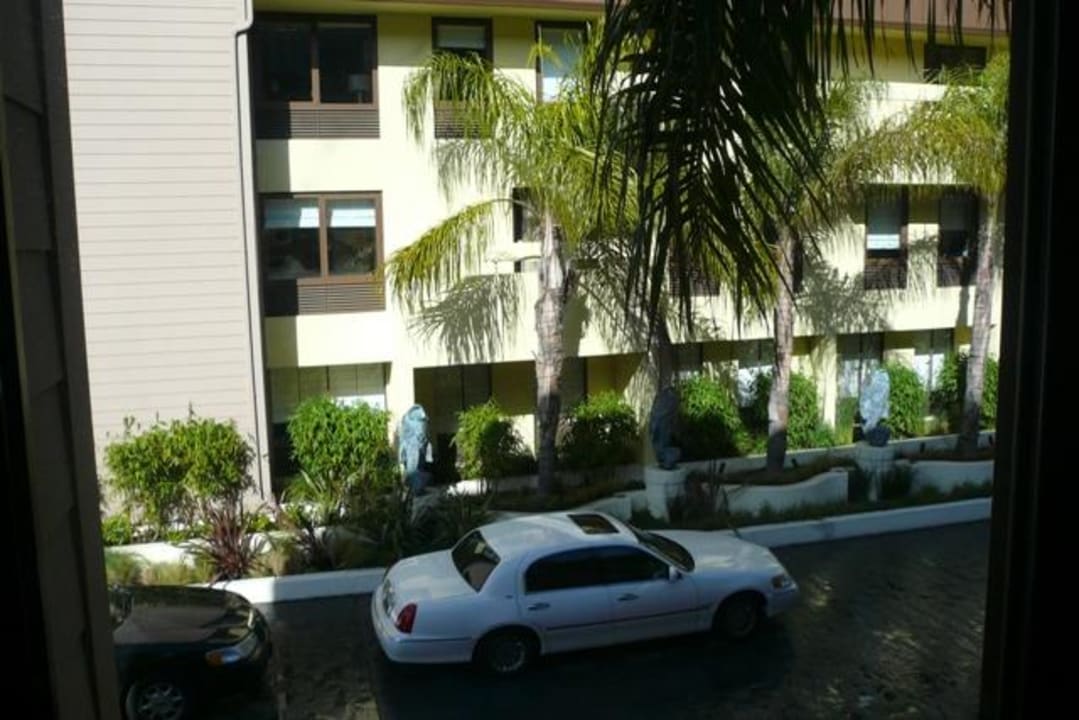 Ausblick auf die Einfahrt/Hotelinnenhof Hotel Riu Plaza Fisherman’s Wharf