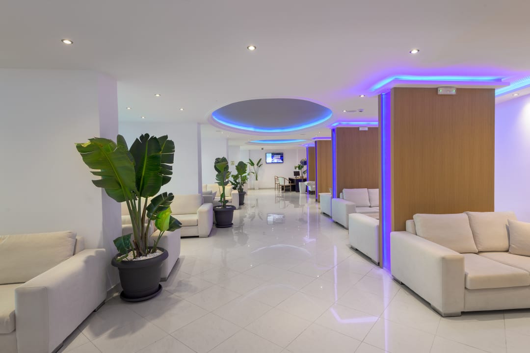 Lobby Oceanis Park Hotel