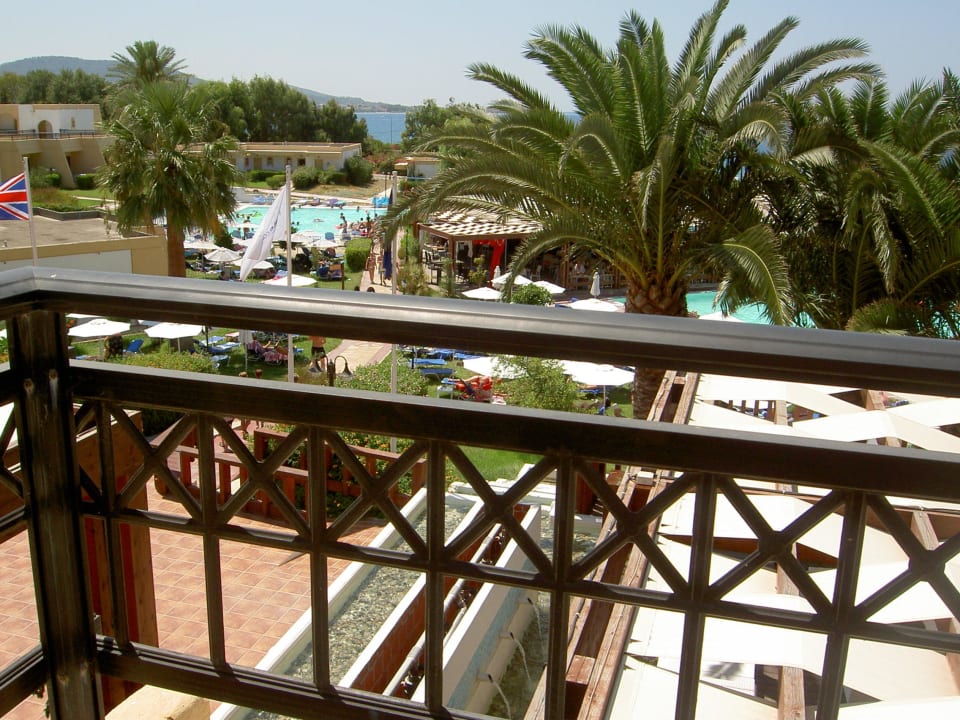 Widok na baseny Sol Cosmopolitan Rhodes