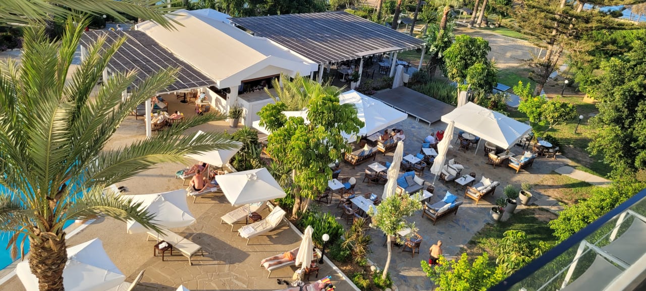 Pool Crystal Springs Beach Hotel
