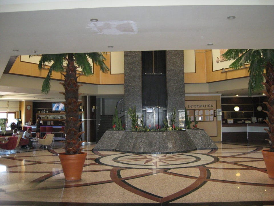 Lobby Hane Family Resort