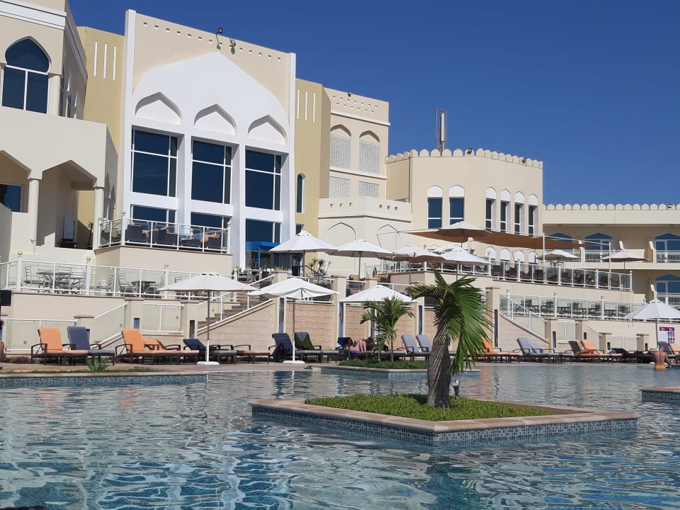Pool Wyndham Garden Salalah Mirbat