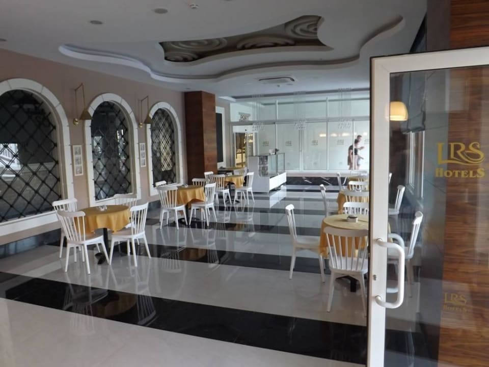 Patisserie  LRS Port River Hotel & Spa