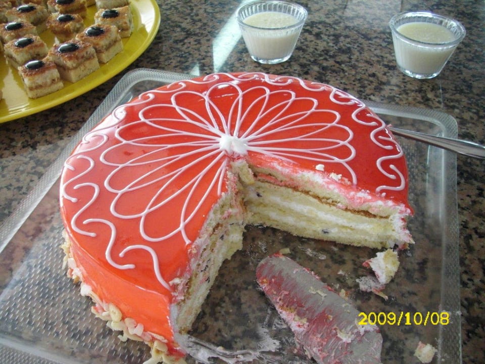Jeden Tag eine andere Torte Telatiye Resort