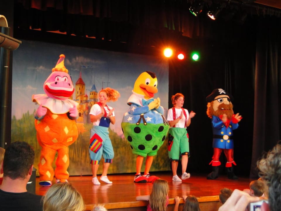 Royal Fiesta mit den 3 Maskottchen Royal Son Bou Family Club