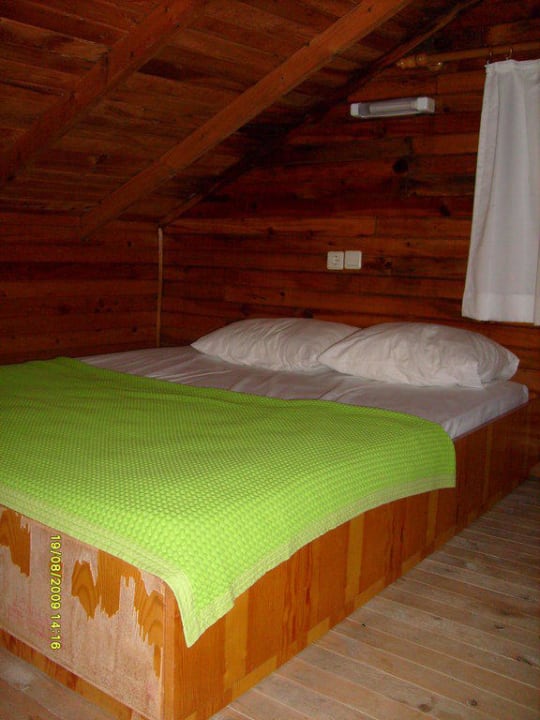 Schlafzimmer im Dachgeschoss Hotel Andiz Beach