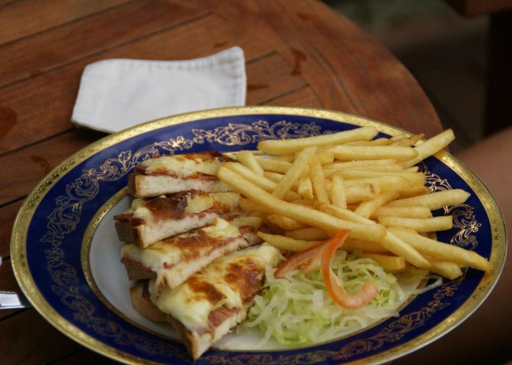 poolbar  Sun Siyam Vilu Reef