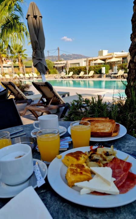 Pool Petousis Hotel & Suites