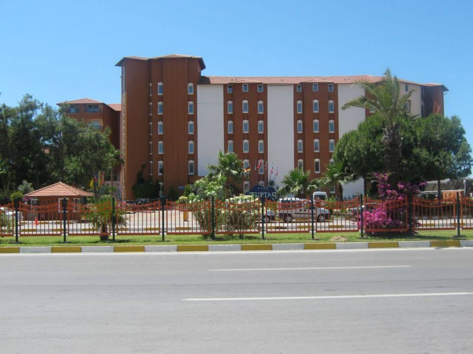 Außenansicht Club Turtas Beach Hotel