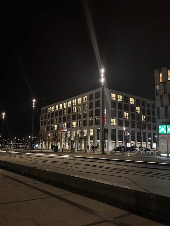 Außenansicht IntercityHotel Berlin Airport BER Terminal 1+2