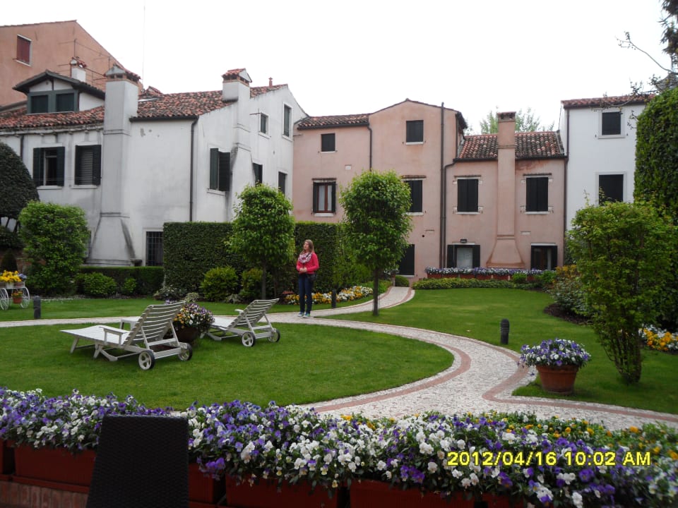 Blühender Garten mitten in Venedig Hotel Olimpia Venice, BW Signature Collection