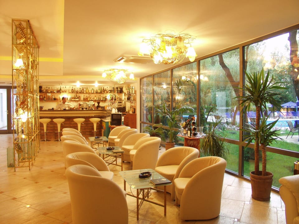 Lobby Bar Hotel Cocor
