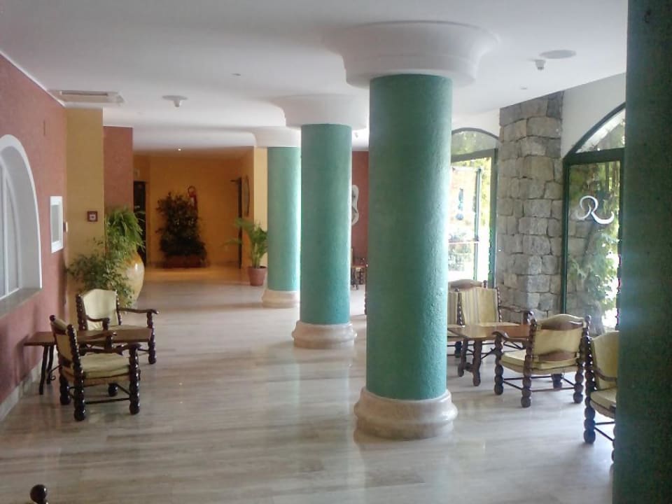 Innenbereich des Poolbarbereichs Aldiana Club Rocca Nettuno Calabria