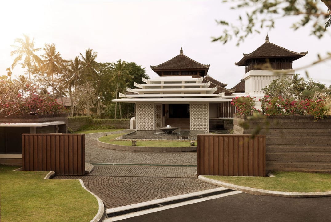 Porte Cochere Kamandalu Ubud
