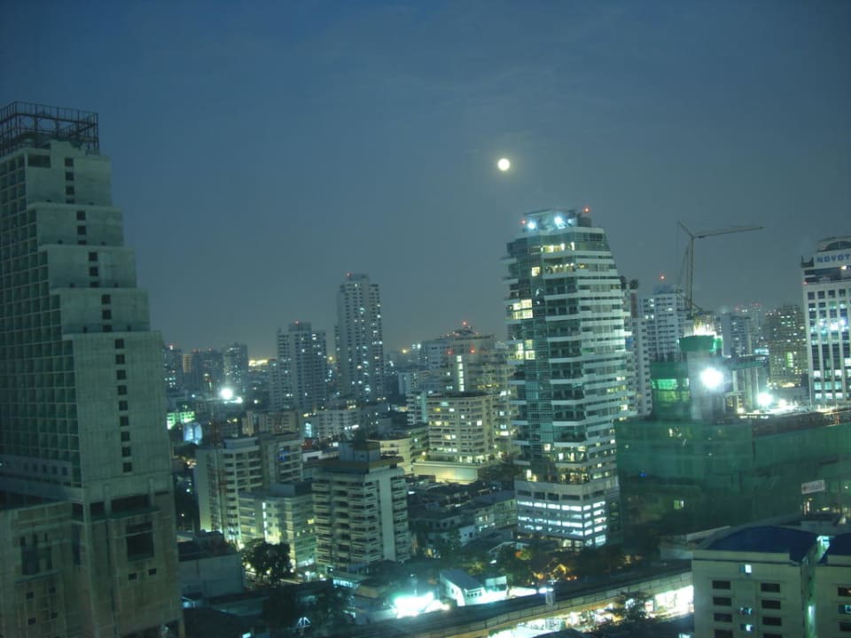 Bangkok bei Nacht Hotel Windsor Suites & Convention