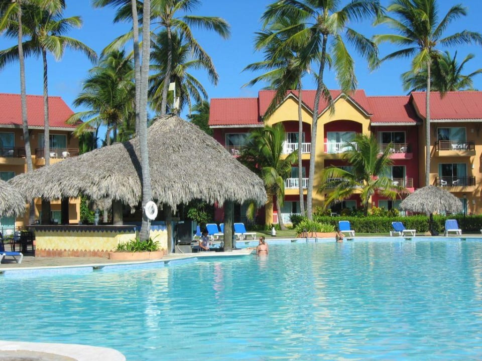 Swim-up Poolbar Punta Cana Princess All Suites Resort & Spa
