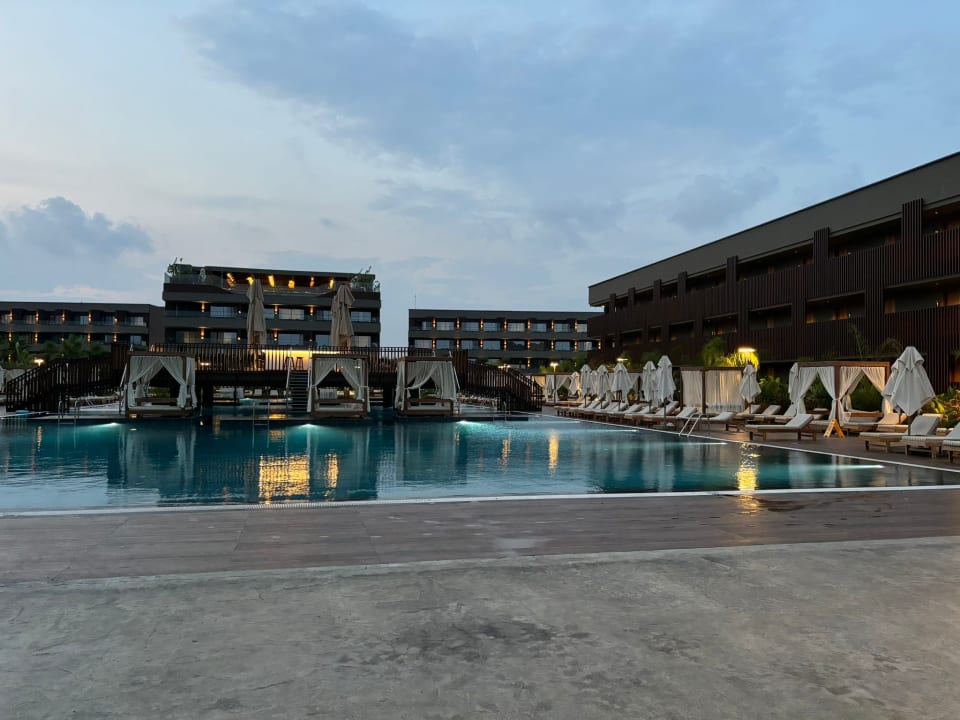 Pool Jacaranda Luxury Resort