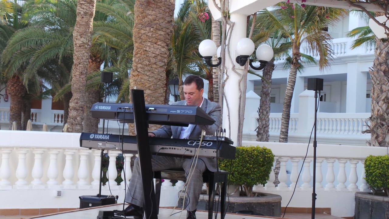 Terrasse/ Musik Hotel Riu Palace Maspalomas Adults Only