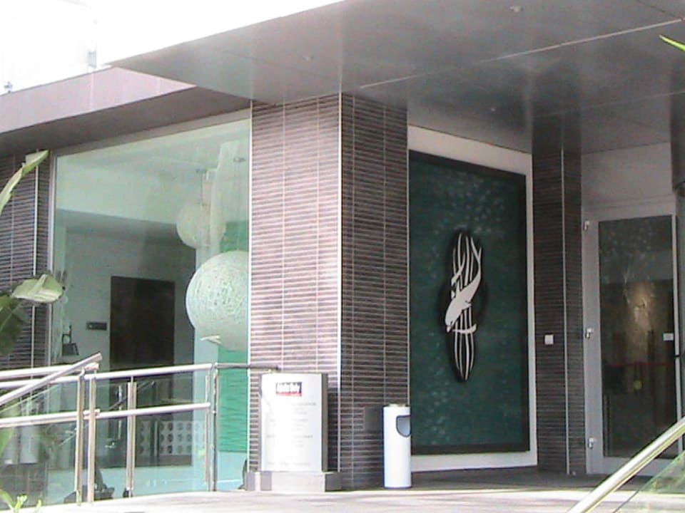 Nordseite Haupteingang Hotel Riu San Francisco - Adults only