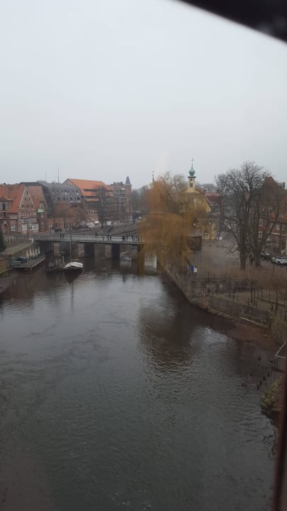 Ausblick zum Alten Kran Bergström Hotel Lüneburg