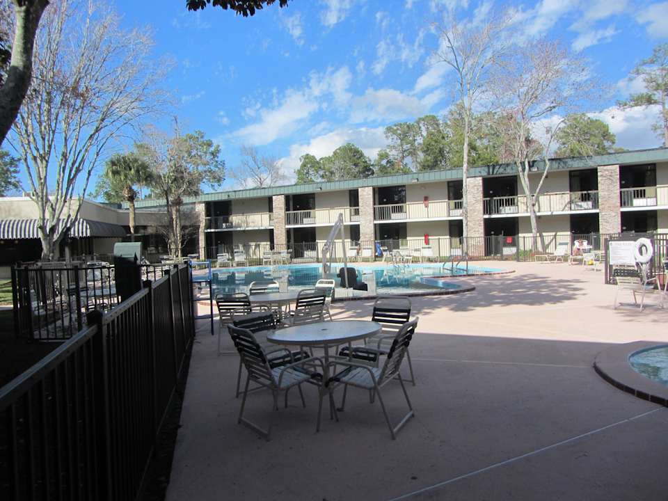 Schöner Innenhof Ramada Jacksonville Hotel & Conference Center