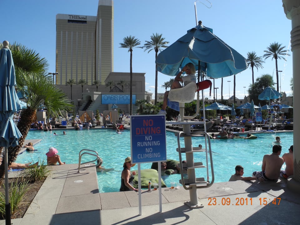 Pool Luxor Hotel & Casino