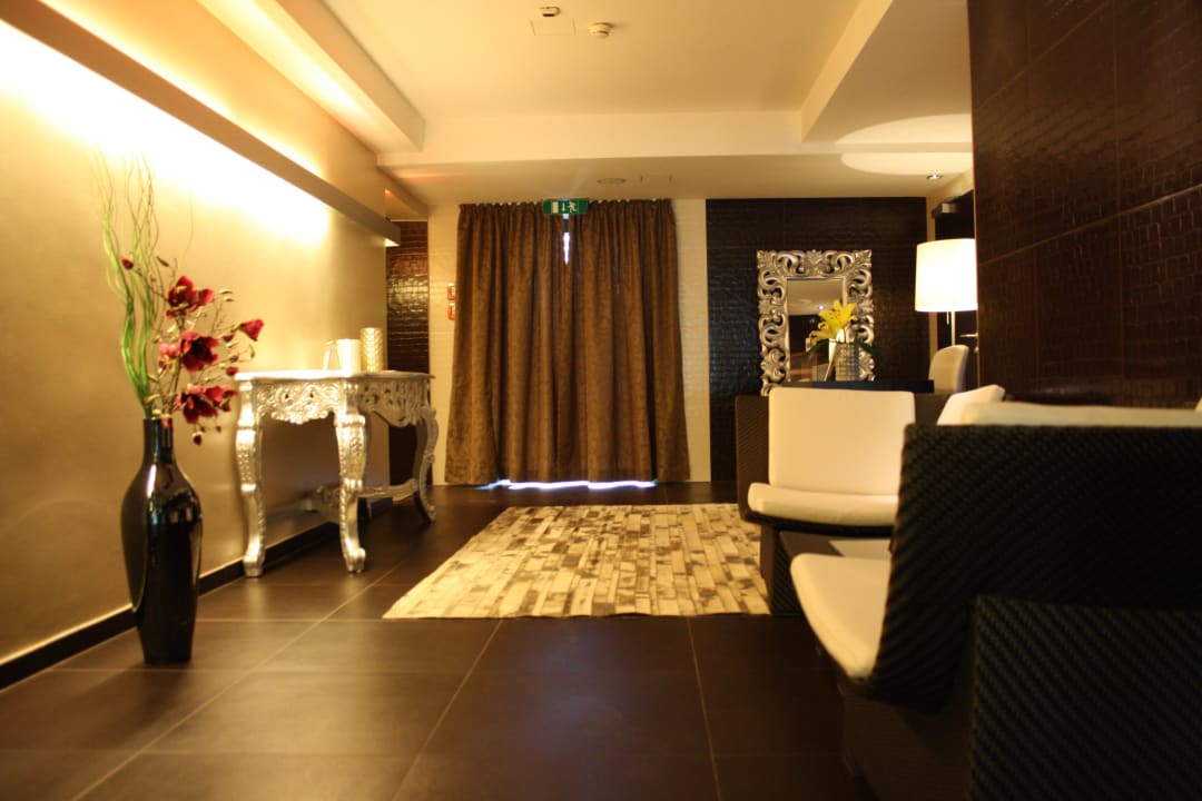 Eingang Wellnessbereich / Behandlungen Sonnhof Alpendorf - Adults only