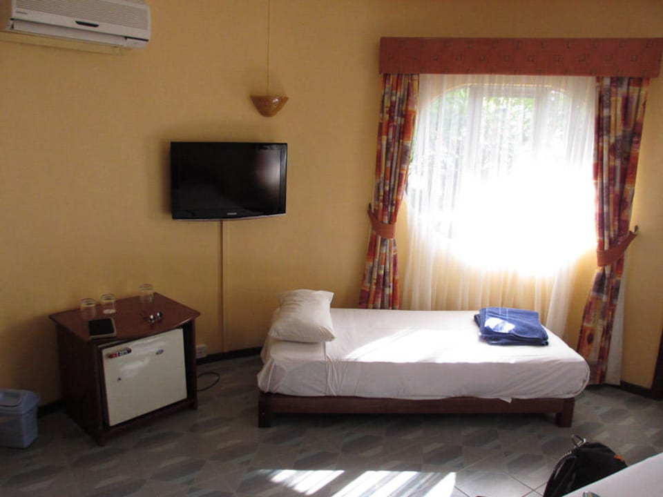 Kühlschrank, Teekocher, Klima und Fernseher Gold Beach Resort