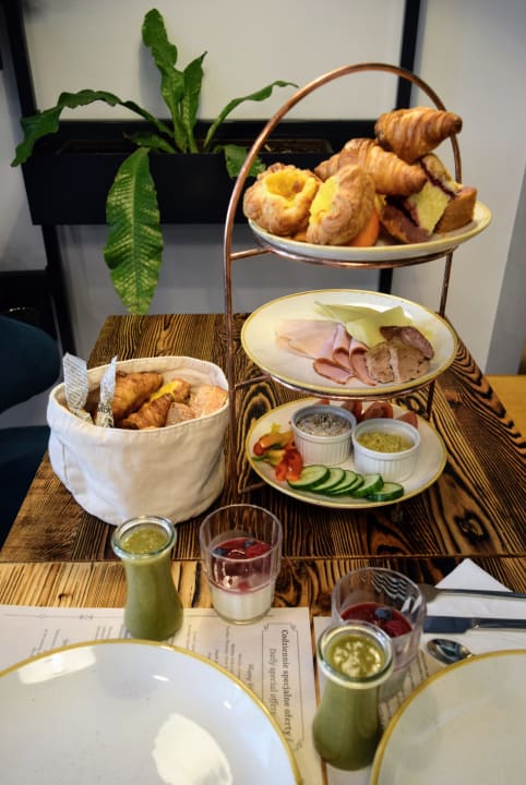 Gastro The Bridge Suites Hotel