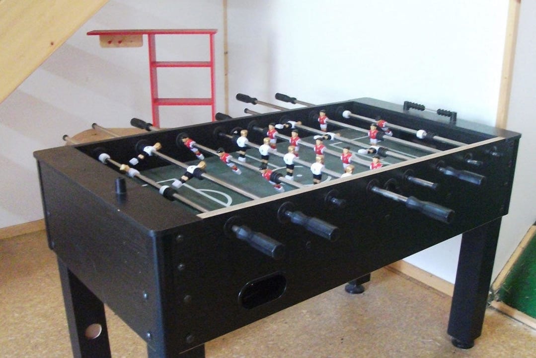 Spielscheune - Fußballkicker Schlosshof - der Urlaubsbauernhof