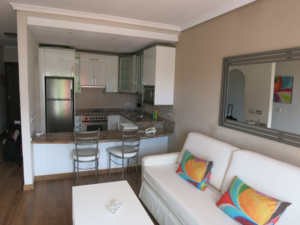 Zimmer Regency Torviscas Apartments & Suites